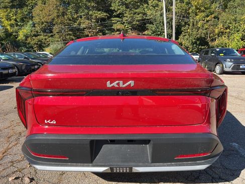New 2025 Kia K4 LXS image 3