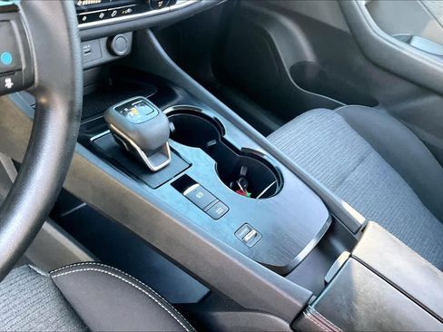 Used 2022 Nissan Rogue SV FWD image 16