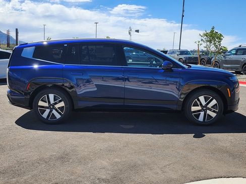 New 2026 Hyundai Ioniq 9 SEL image 3