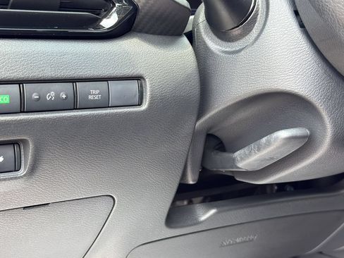 Used 2025 Nissan Sentra SV FWD image 17