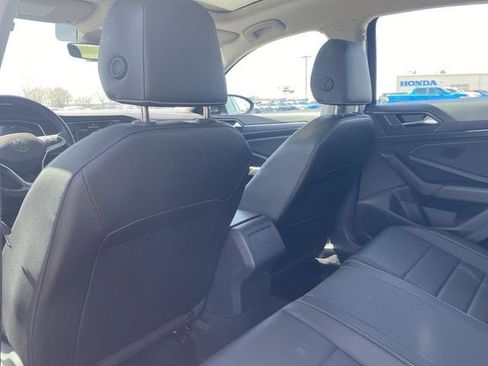 Used 2024 Volkswagen Jetta SE image 13
