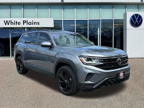 Used 2023 Volkswagen Atlas SE AWD/4WD image 1