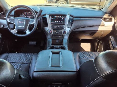 Used 2017 GMC Yukon SLE w/ SLE Value Package image 4