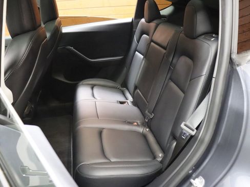 Used 2022 Tesla Model Y Long Range image 43