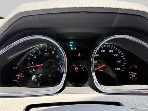 Used 2011 Chevrolet Traverse LS FWD image 22