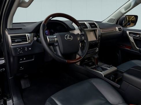 Used 2018 Lexus GX 460 image 21
