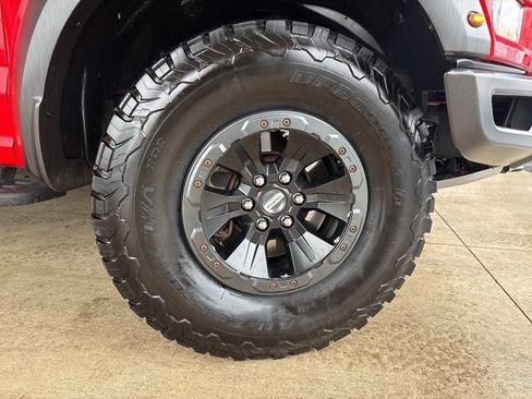 Used 2018 Ford F150 Raptor w/ Equipment Group 802A Luxury image 38