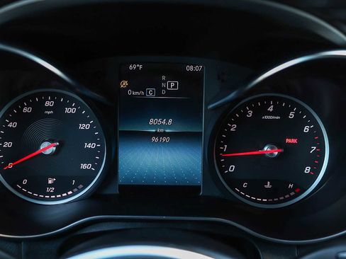 Used 2020 Mercedes-Benz GLC 300 image 25