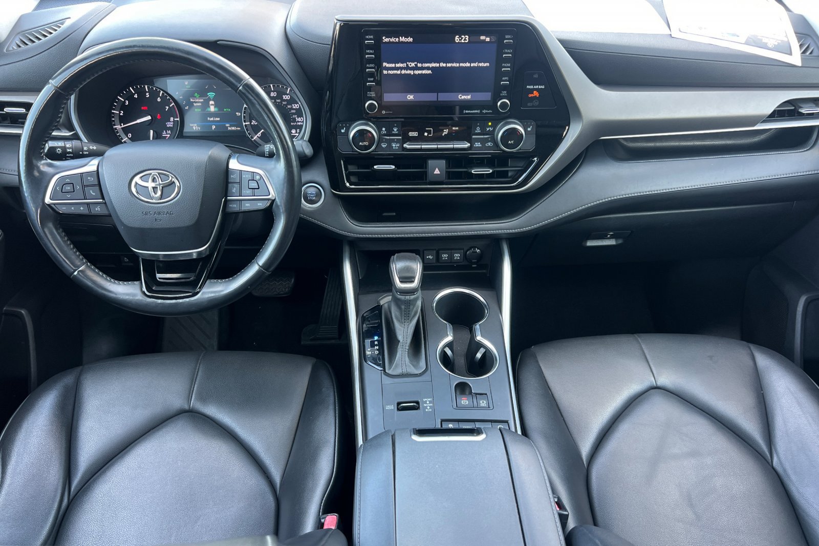 Used 2021 Toyota Highlander XLE FWD image 13