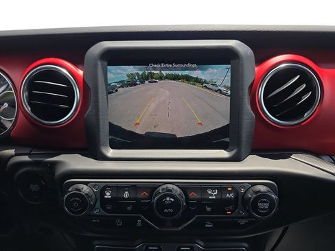Used 2023 Jeep Wrangler Unlimited Rubicon w/ Cold Weather Group AWD/4WD image 23