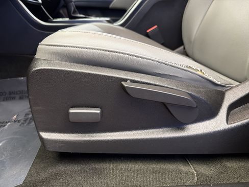 Used 2017 Chevrolet Colorado W/T image 12