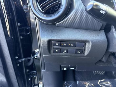 Certified 2024 Nissan Kicks S image 32