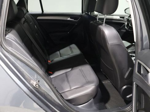 Used 2015 Volkswagen Golf S image 20