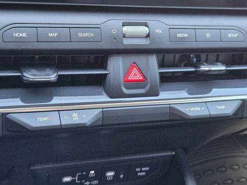 Used 2025 Kia K4 EX image 24