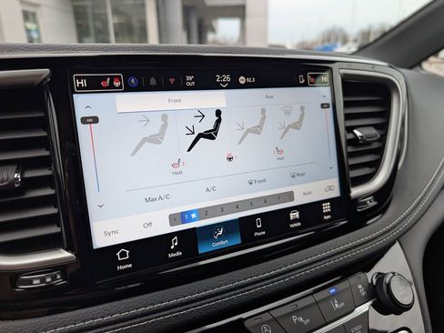 New 2026 Chrysler Pacifica Select image 26