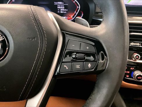 Used 2023 BMW 530i w/ Premium Package RWD image 22