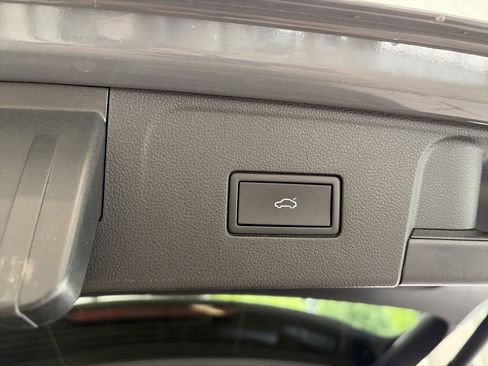 Used 2024 Volkswagen Atlas Peak Edition SE AWD/4WD image 30