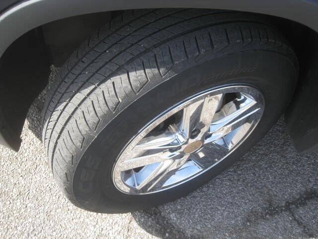 Used 2018 Chevrolet Trax LT w/ LT Convenience Package AWD/4WD image 25