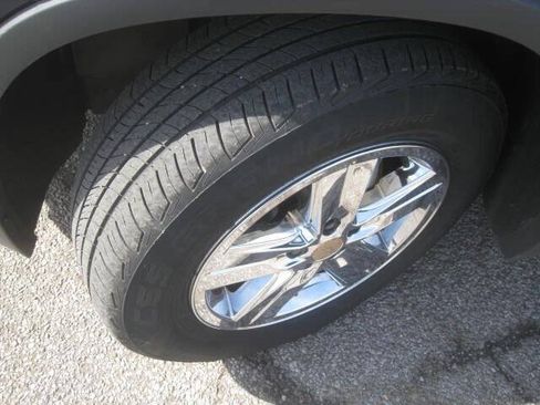 Used 2018 Chevrolet Trax LT w/ LT Convenience Package AWD/4WD image 25