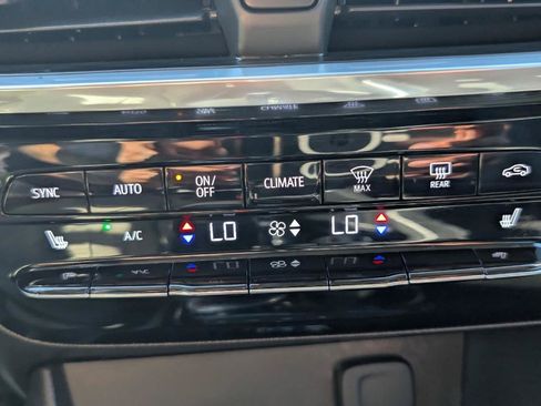 Used 2024 Buick Encore GX Avenir w/ Avenir Technology Package AWD/4WD image 22
