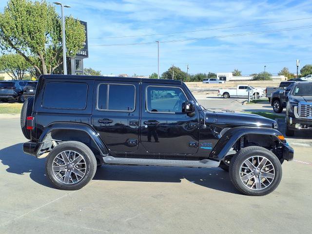 Used 2022 Jeep Wrangler Unlimited Sahara AWD/4WD image 2