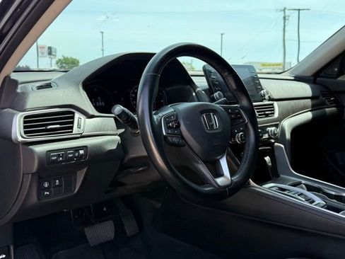 Used 2021 Honda Accord Touring image 17