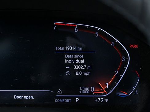 Used 2019 BMW 330i xDrive Sedan w/ Driving Assistance Package image 17