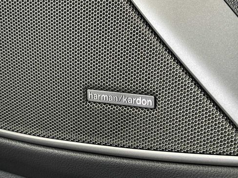 New 2026 BMW 330i Sedan w/ M Sport Package image 18