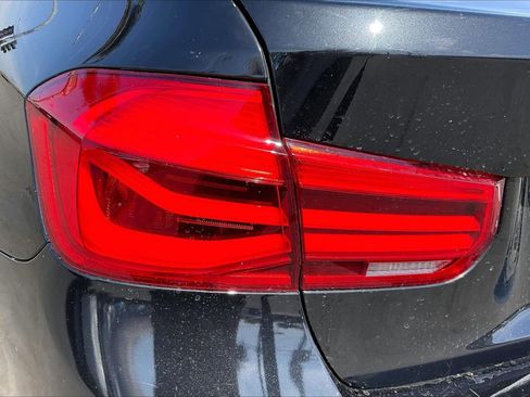 Used 2018 BMW 330e w/ Convenience Package RWD image 30