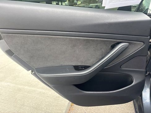 Used 2019 Tesla Model 3 Long Range image 18