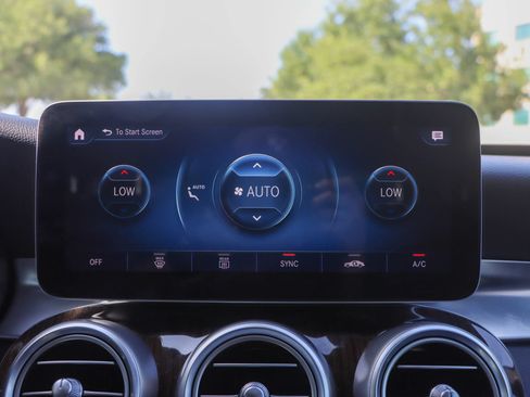 Used 2020 Mercedes-Benz GLC 300 image 40