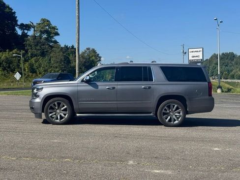 Used 2018 Chevrolet Suburban Premier AWD/4WD image 20