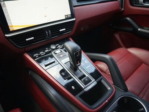 Used 2019 Porsche Cayenne AWD/4WD image 29