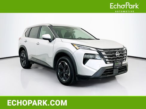 Used 2025 Nissan Rogue SV AWD/4WD image 1