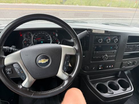 Used 2017 Chevrolet Express 3500 LT w/ LT Preferred Equipment Group RWD image 11