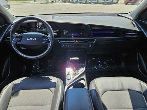 Used 2023 Kia Niro EX FWD image 13