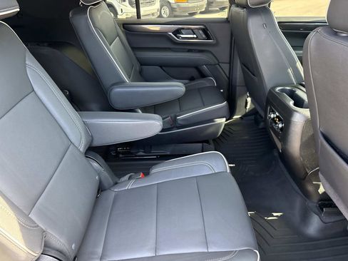 Used 2025 GMC Yukon Elevation image 33