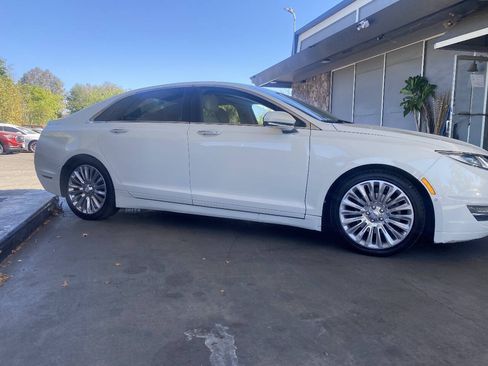 Used 2013 Lincoln MKZ FWD image 11