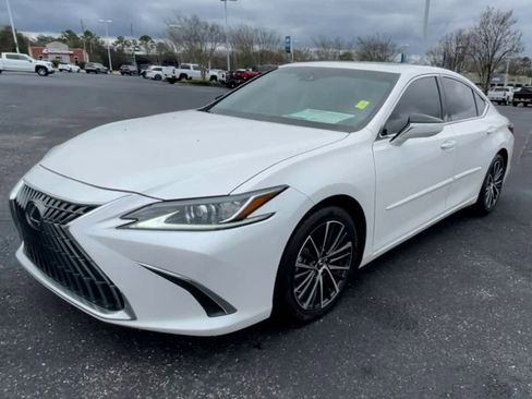 Used 2022 Lexus ES 350 w/ Premium Package image 4