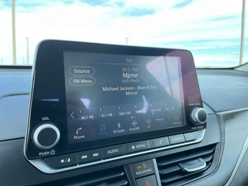 Used 2025 Nissan Altima 2.5 SV image 20