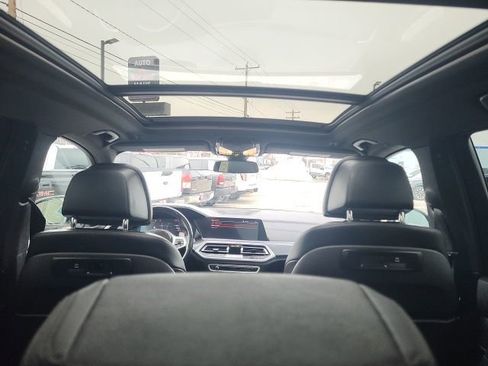 Used 2022 BMW X5 xDrive40i w/ M Sport Package AWD/4WD image 5