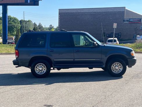 Used 2000 Ford Explorer XLS image 7