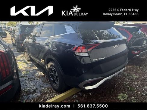 Used 2023 Kia Sportage LX image 8