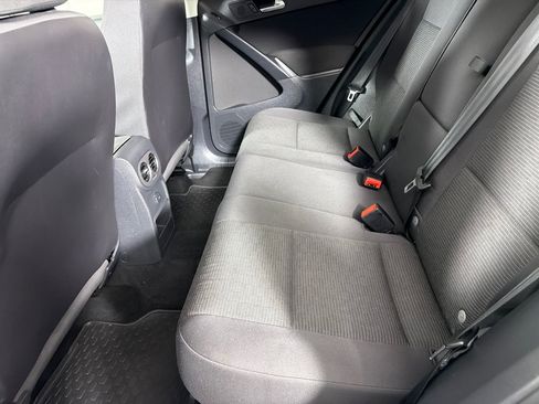 Used 2017 Volkswagen Tiguan S FWD image 18