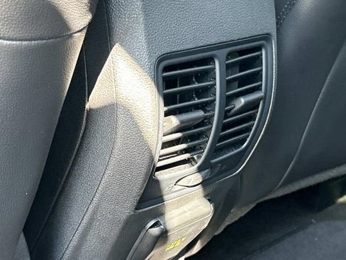 Certified 2019 Ford Escape Titanium AWD/4WD image 19
