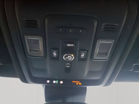 Used 2023 GMC Yukon Denali AWD/4WD image 45