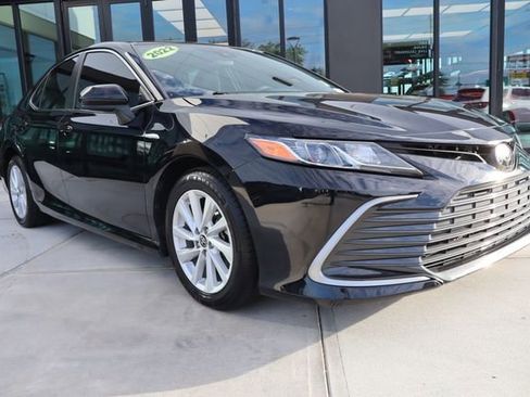Used 2022 Toyota Camry LE FWD image 1