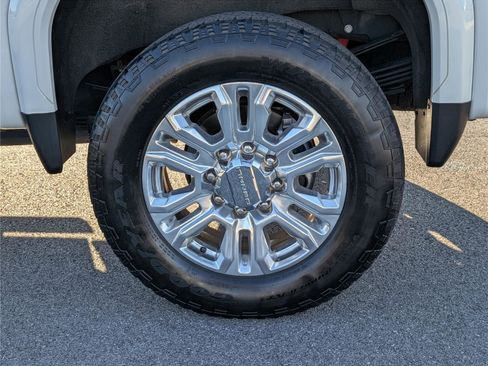 Used 2023 GMC Sierra 3500 Denali w/ Denali Ultimate Package image 10