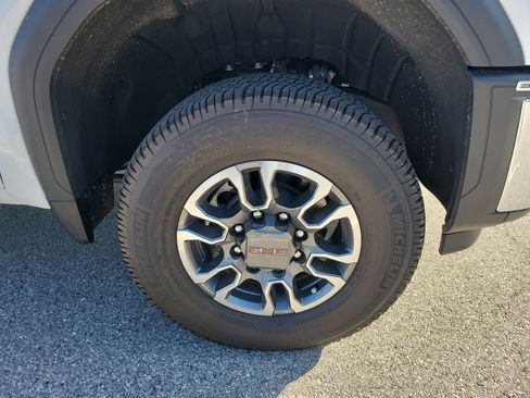 New 2025 GMC Sierra 3500 Pro AWD/4WD image 12