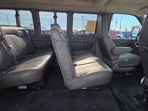 Used 2019 Chevrolet Express 3500 LS image 25